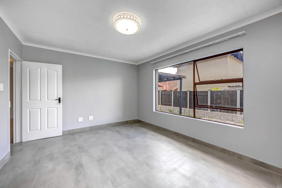 To Let 3 Bedroom Property for Rent in Broadacres Gauteng