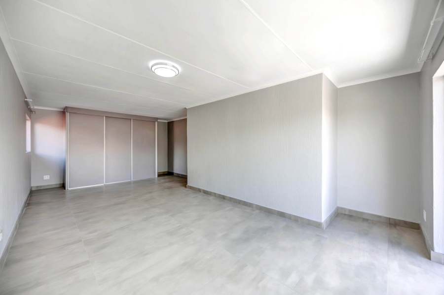 To Let 3 Bedroom Property for Rent in Broadacres Gauteng