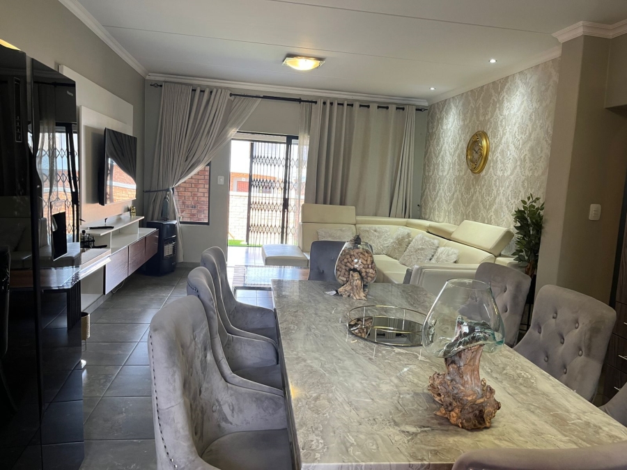 3 Bedroom Property for Sale in Noordwyk Gauteng