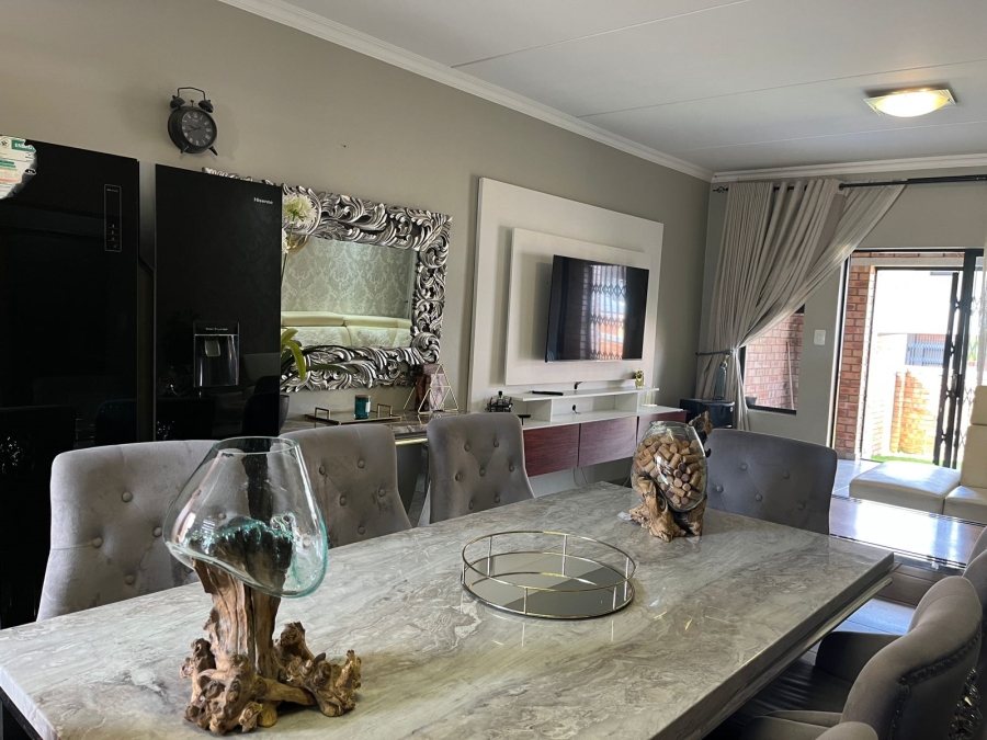 3 Bedroom Property for Sale in Noordwyk Gauteng