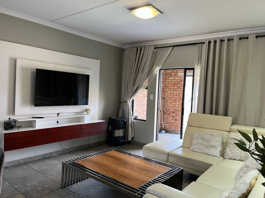 3 Bedroom Property for Sale in Noordwyk Gauteng