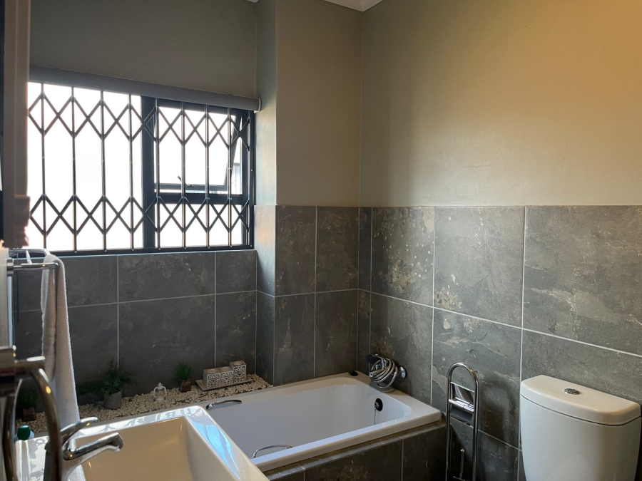 3 Bedroom Property for Sale in Noordwyk Gauteng