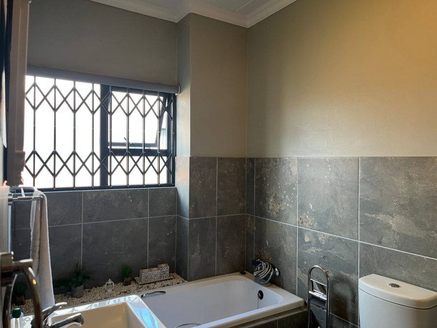 3 Bedroom Property for Sale in Noordwyk Gauteng