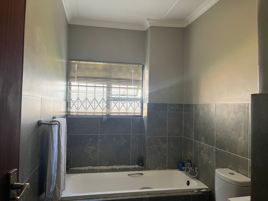 3 Bedroom Property for Sale in Noordwyk Gauteng