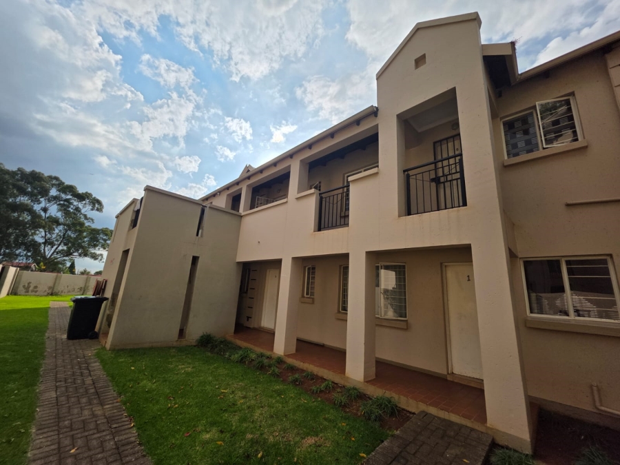 To Let 2 Bedroom Property for Rent in Klippoortje Gauteng