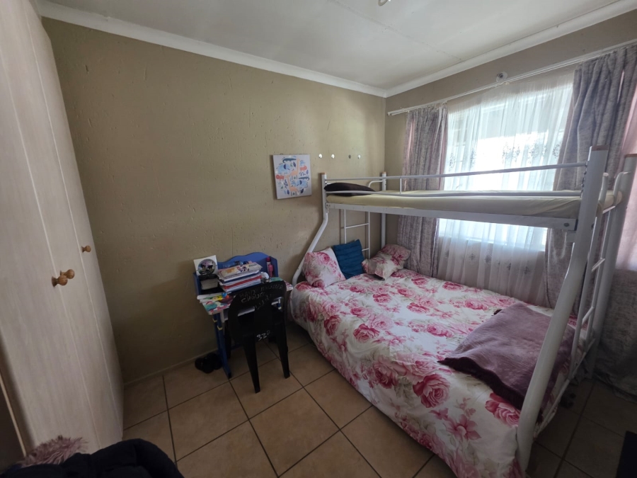 To Let 2 Bedroom Property for Rent in Klippoortje Gauteng