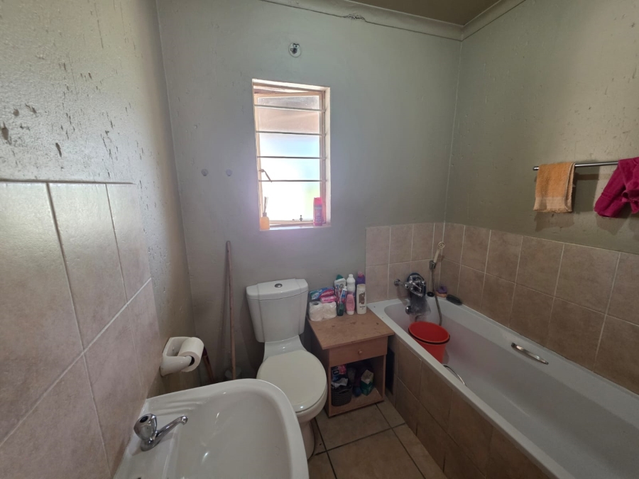 To Let 2 Bedroom Property for Rent in Klippoortje Gauteng