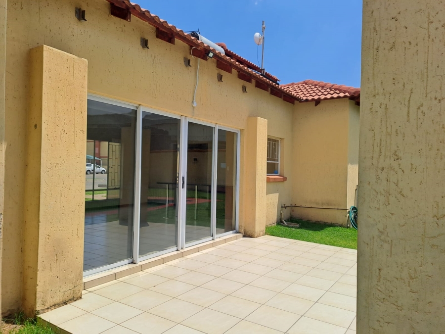 2 Bedroom Property for Sale in Aeroton Gauteng