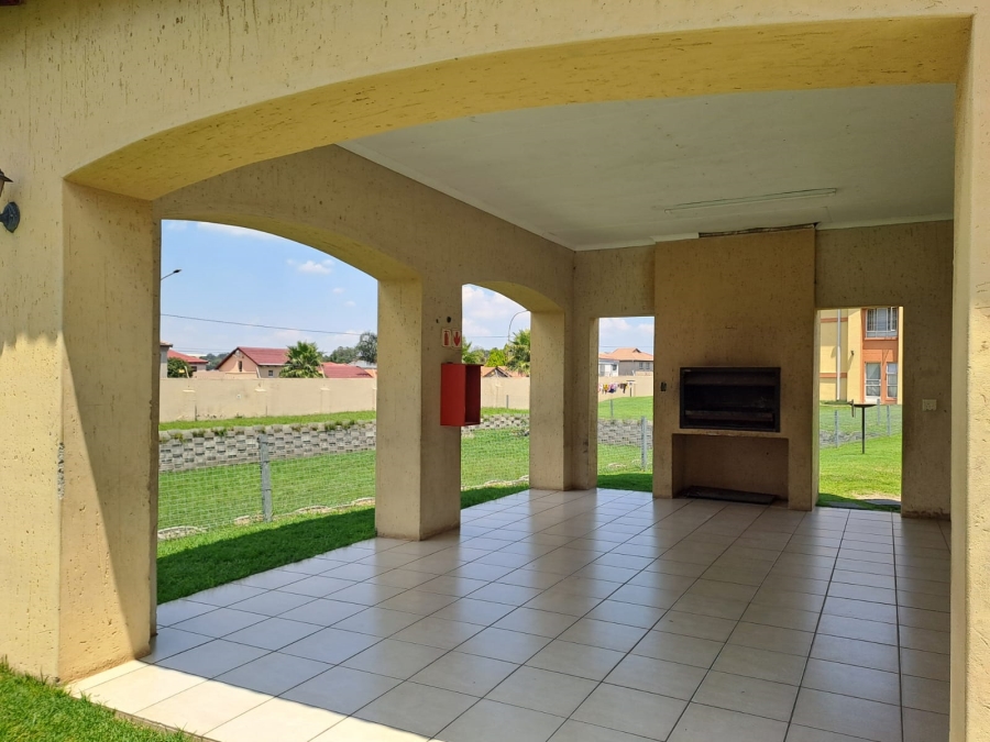 2 Bedroom Property for Sale in Aeroton Gauteng