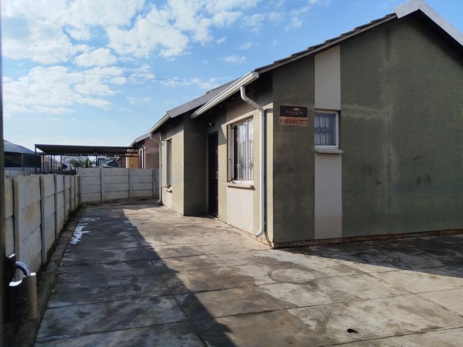 To Let 2 Bedroom Property for Rent in Savanna City Gauteng
