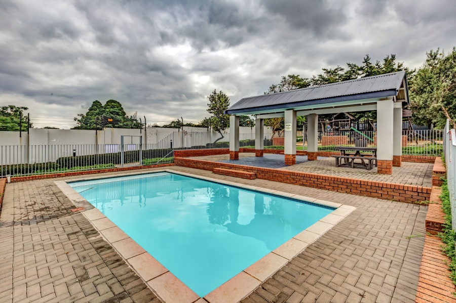1 Bedroom Property for Sale in Broadacres Gauteng