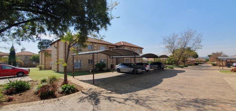 2 Bedroom Property for Sale in Noordwyk Gauteng
