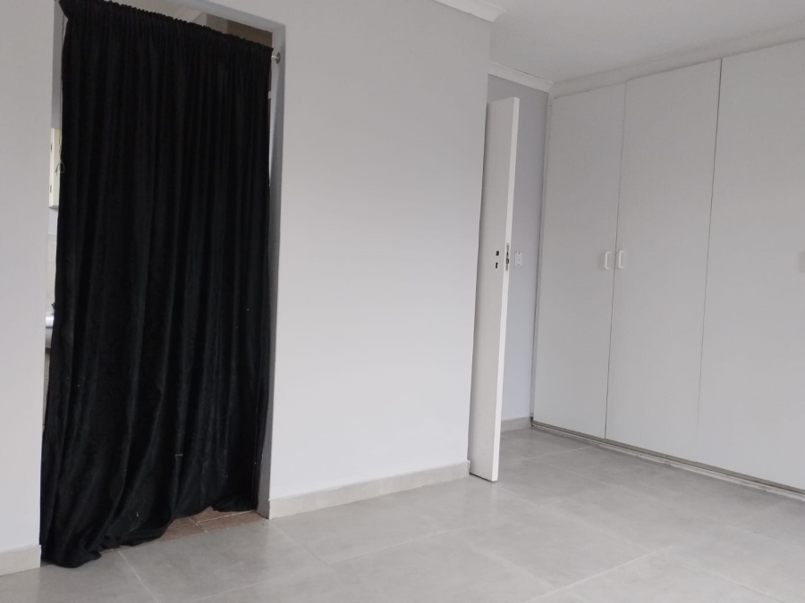 2 Bedroom Property for Sale in Noordwyk Gauteng