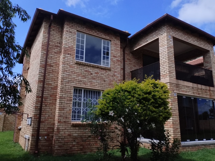 2 Bedroom Property for Sale in Noordwyk Gauteng