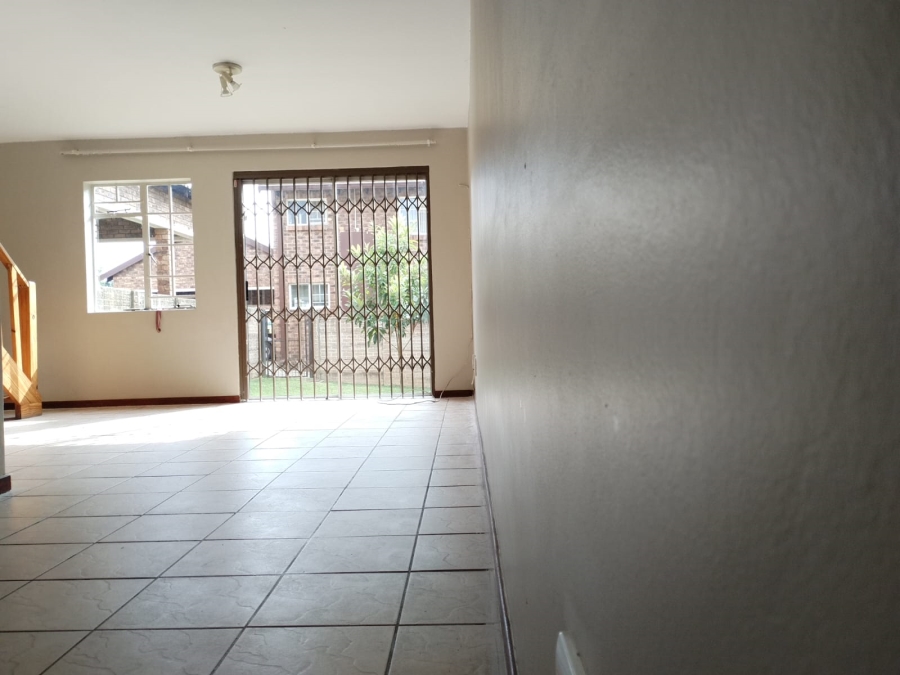 To Let 2 Bedroom Property for Rent in Noordwyk Gauteng