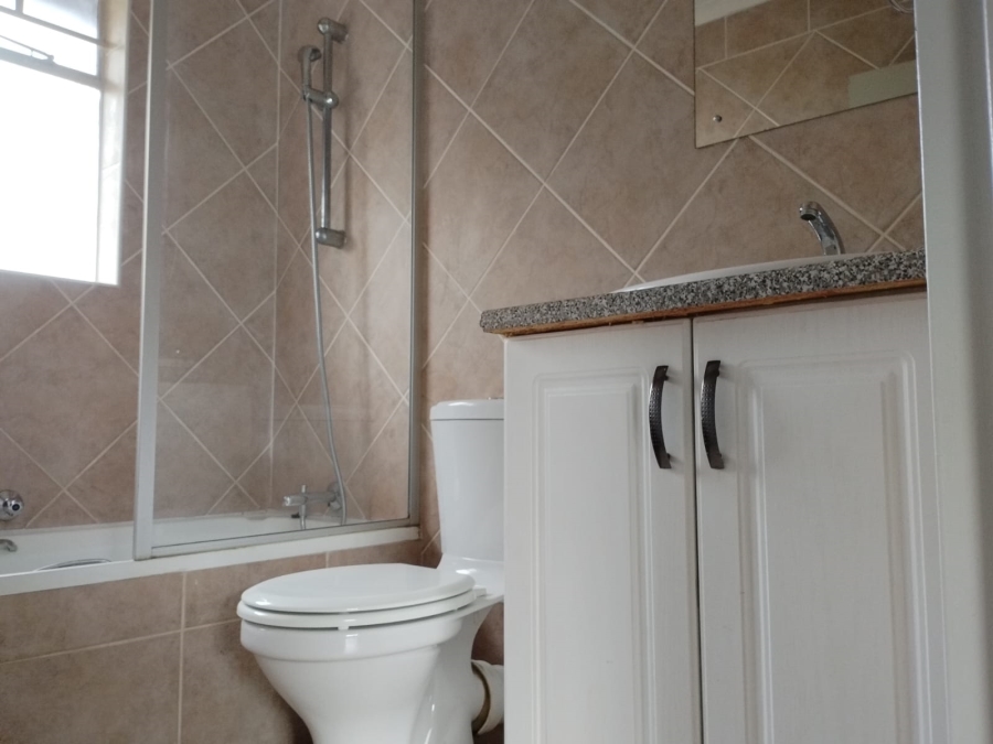 To Let 2 Bedroom Property for Rent in Noordwyk Gauteng