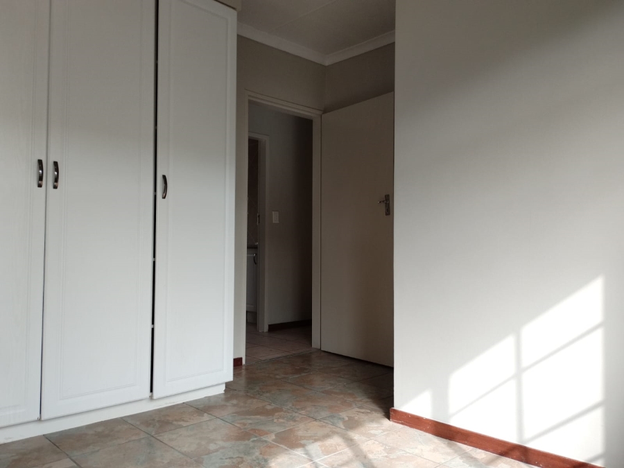 To Let 2 Bedroom Property for Rent in Noordwyk Gauteng