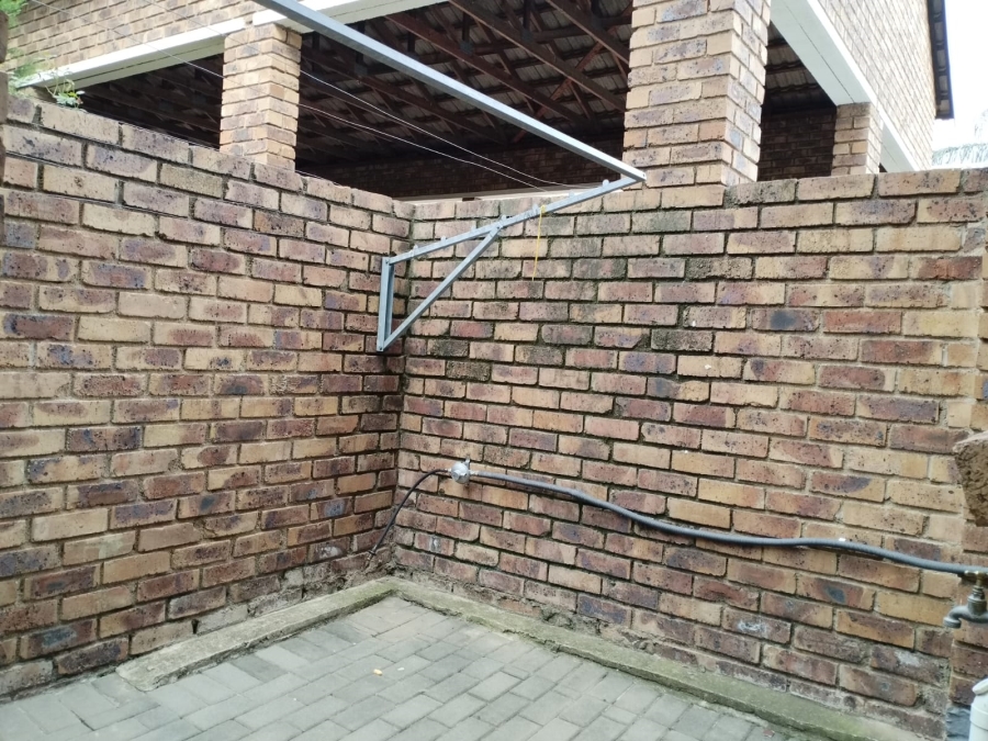 To Let 2 Bedroom Property for Rent in Noordwyk Gauteng