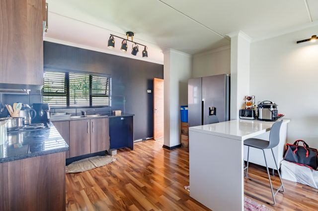 2 Bedroom Property for Sale in Barbeque Downs Gauteng