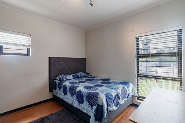 2 Bedroom Property for Sale in Barbeque Downs Gauteng