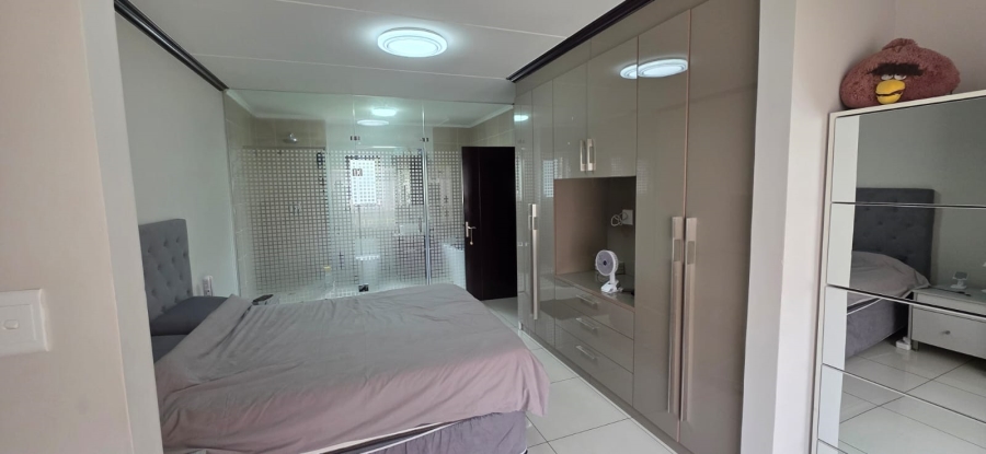 To Let 2 Bedroom Property for Rent in Crowthorne AH Gauteng