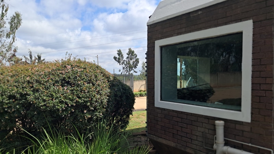 To Let commercial Property for Rent in Clayville East Gauteng