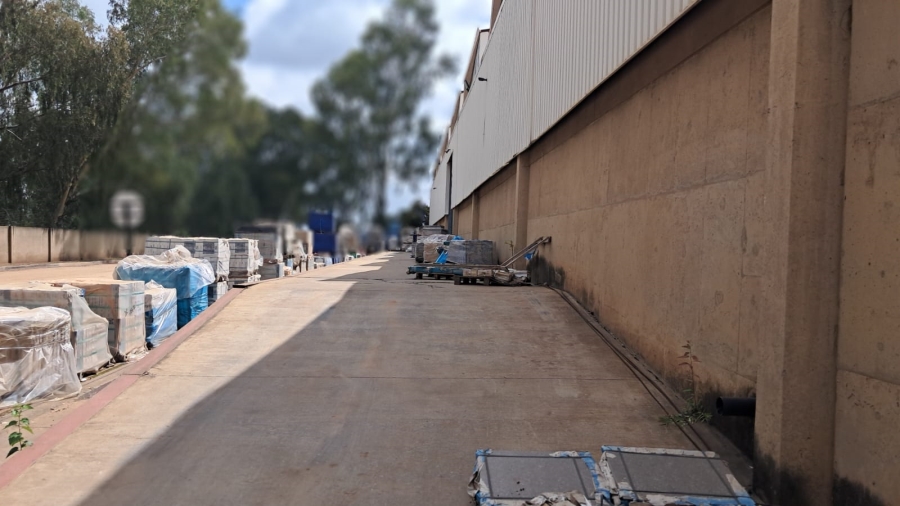 To Let commercial Property for Rent in Clayville East Gauteng