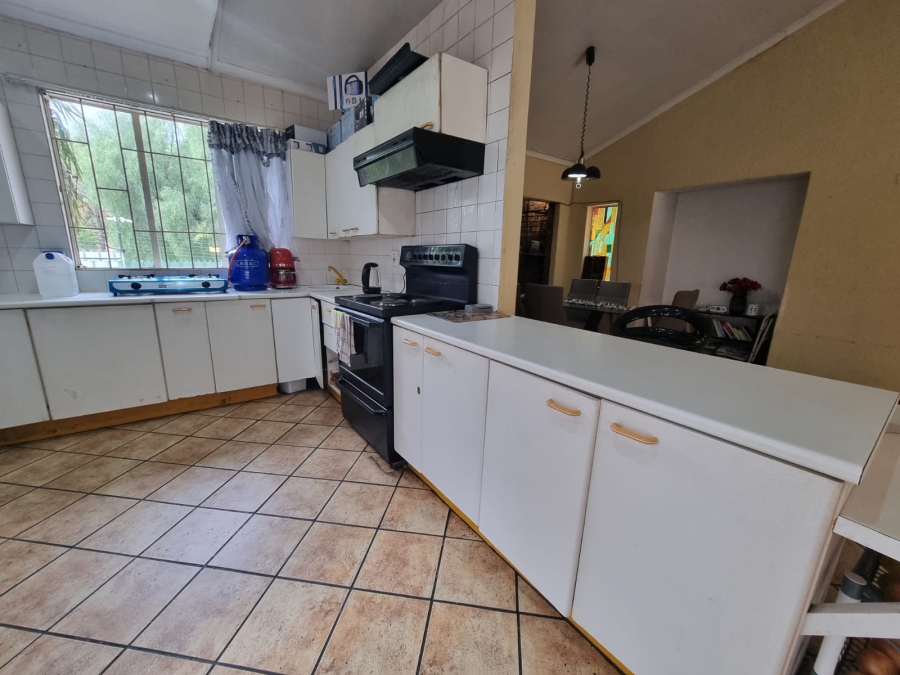 4 Bedroom Property for Sale in Rooihuiskraal Gauteng