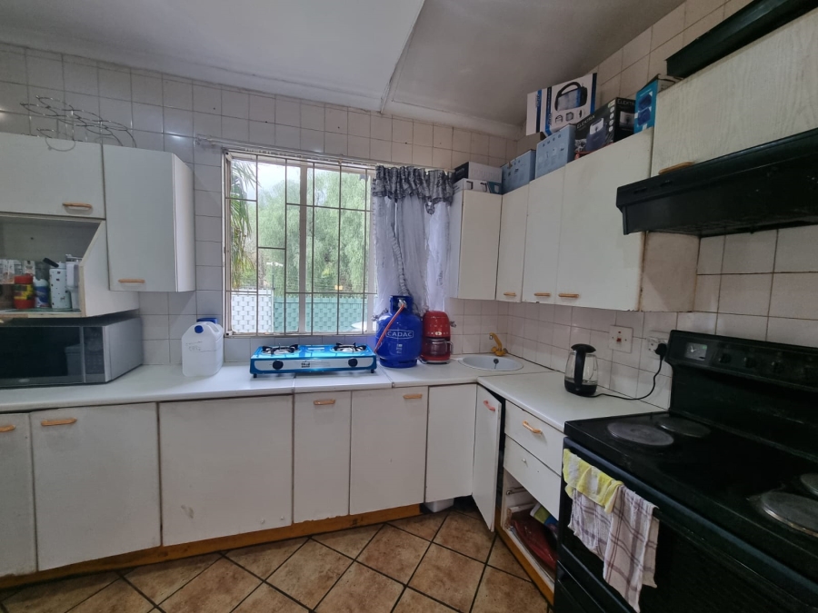 4 Bedroom Property for Sale in Rooihuiskraal Gauteng