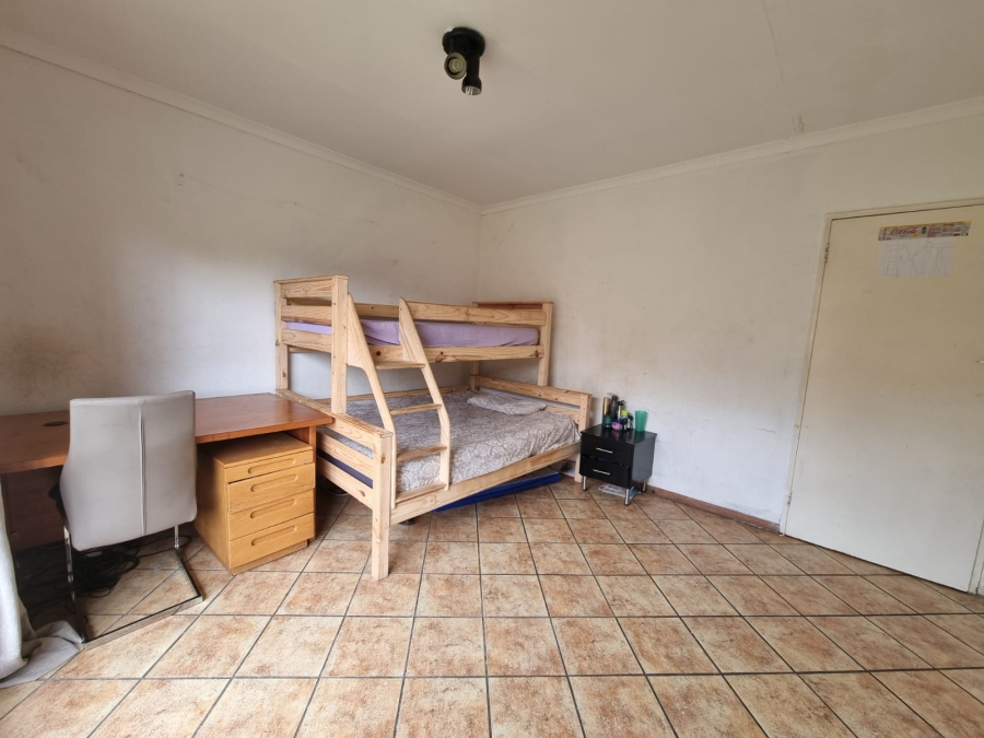 4 Bedroom Property for Sale in Rooihuiskraal Gauteng