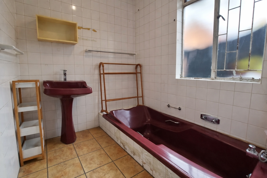 4 Bedroom Property for Sale in Rooihuiskraal Gauteng