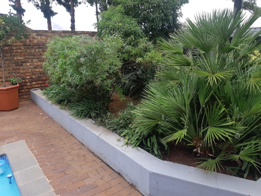 3 Bedroom Property for Sale in Larrendale Gauteng