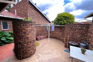 3 Bedroom Property for Sale in Larrendale Gauteng