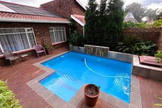 3 Bedroom Property for Sale in Larrendale Gauteng