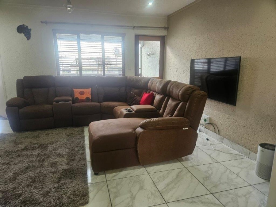 2 Bedroom Property for Sale in Marais Steyn Park Gauteng