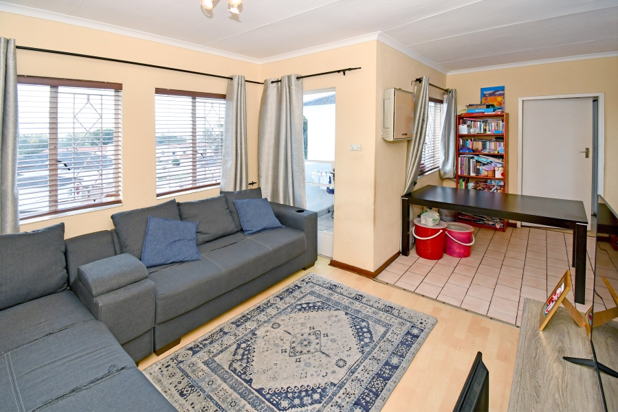 1 Bedroom Property for Sale in Corlett Gardens Gauteng