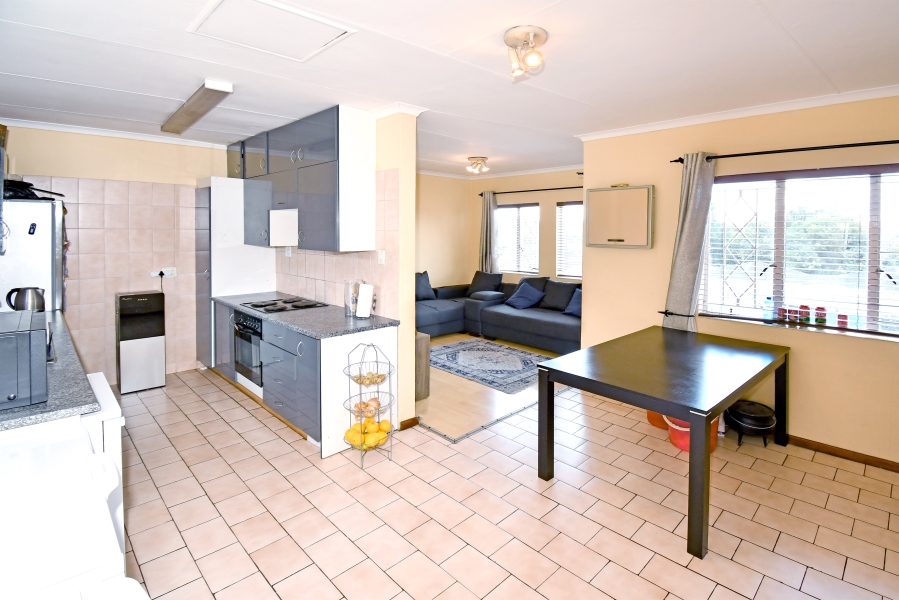 1 Bedroom Property for Sale in Corlett Gardens Gauteng