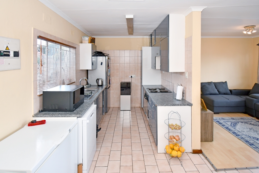 1 Bedroom Property for Sale in Corlett Gardens Gauteng