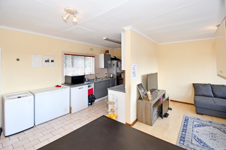 1 Bedroom Property for Sale in Corlett Gardens Gauteng