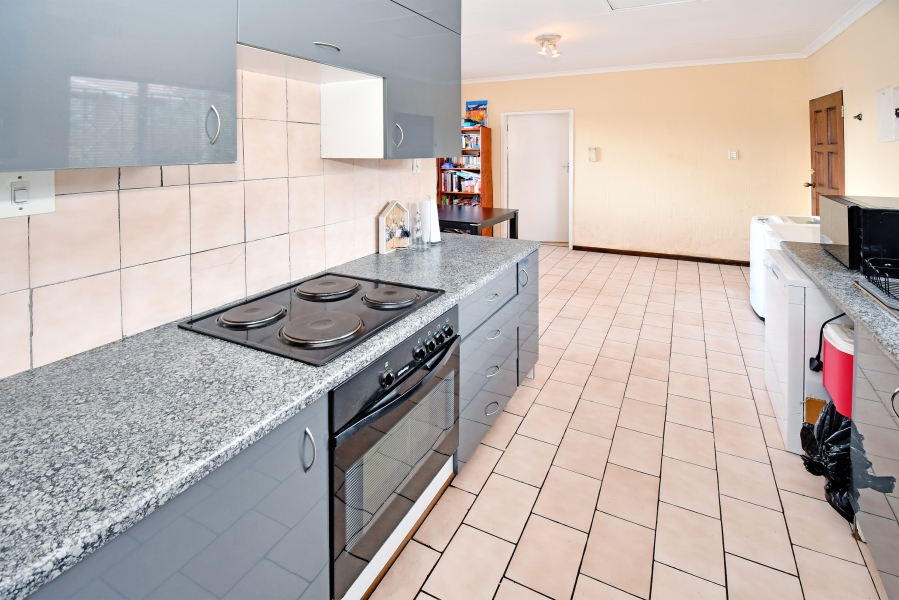 1 Bedroom Property for Sale in Corlett Gardens Gauteng