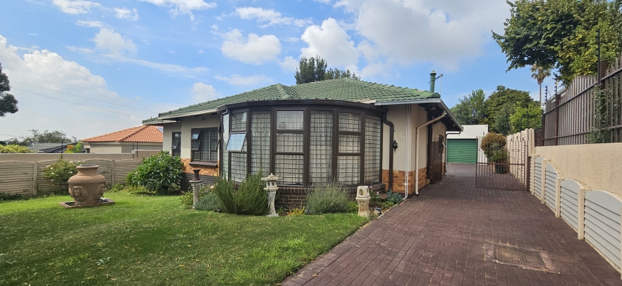3 Bedroom Property for Sale in South Crest Gauteng