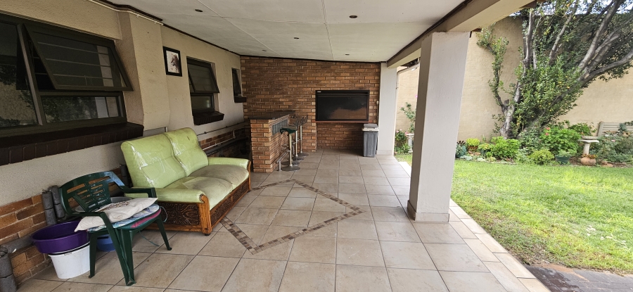 3 Bedroom Property for Sale in South Crest Gauteng