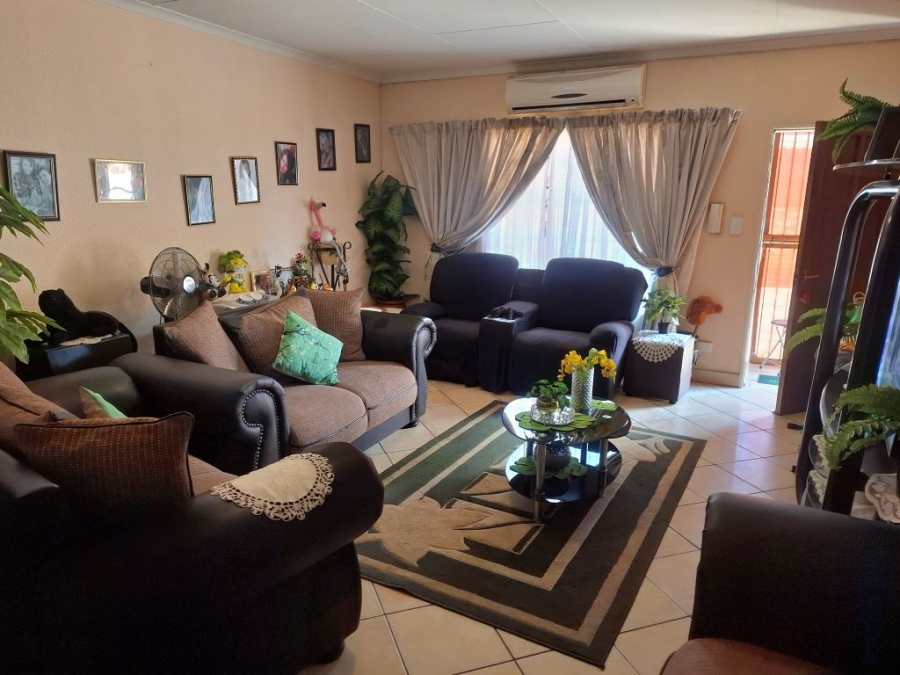 2 Bedroom Property for Sale in Robinpark Gauteng