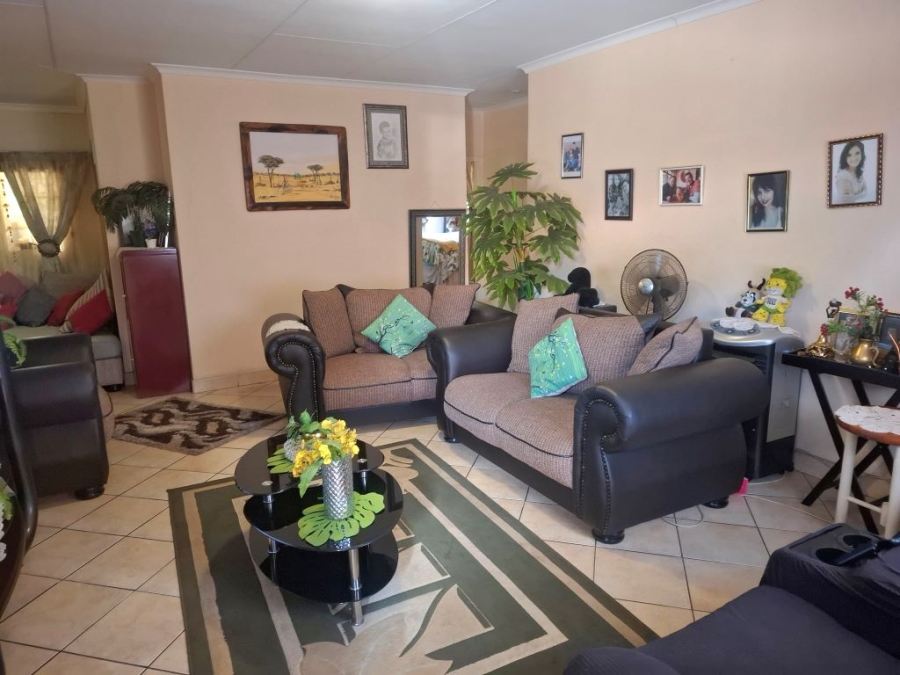 2 Bedroom Property for Sale in Robinpark Gauteng
