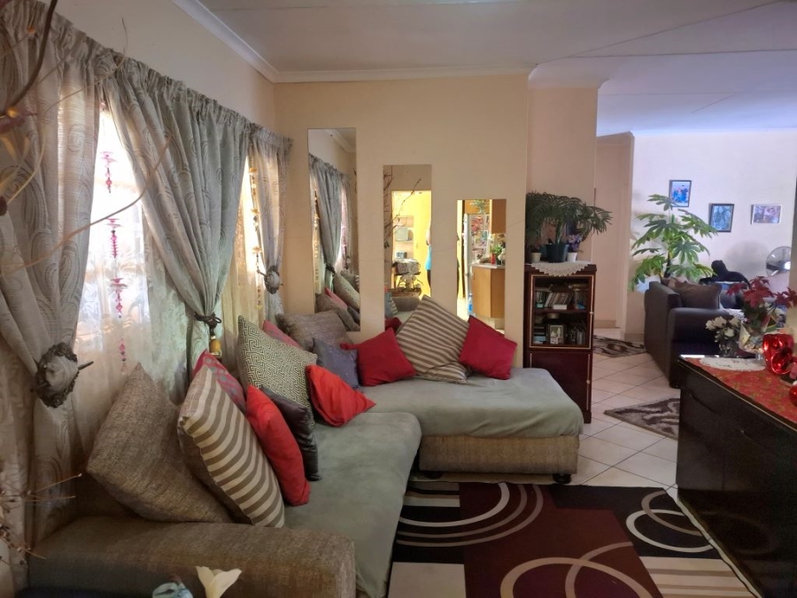 2 Bedroom Property for Sale in Robinpark Gauteng