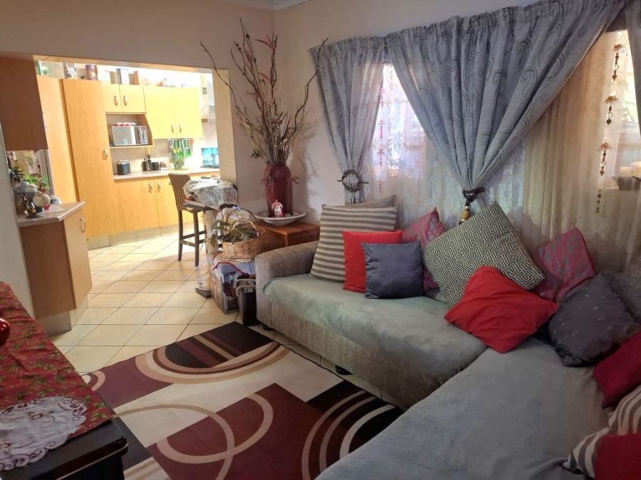2 Bedroom Property for Sale in Robinpark Gauteng