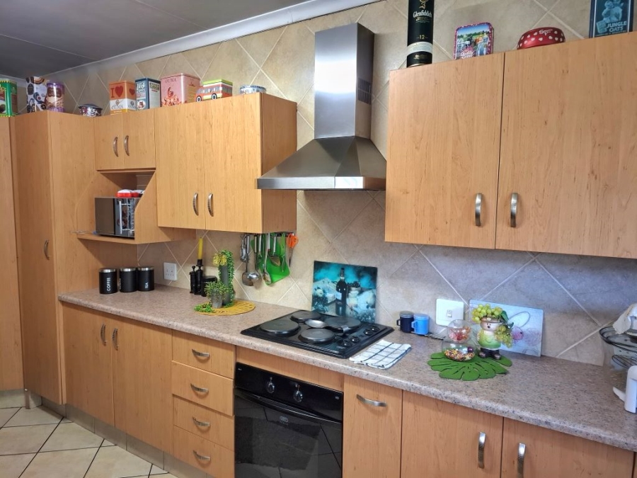 2 Bedroom Property for Sale in Robinpark Gauteng