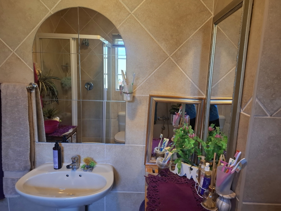 2 Bedroom Property for Sale in Robinpark Gauteng