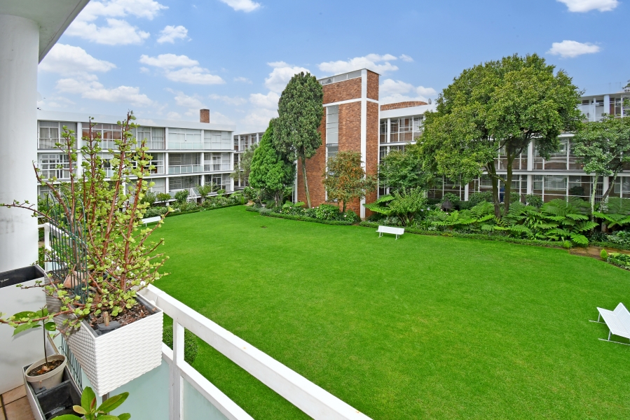 2 Bedroom Property for Sale in Dunkeld Gauteng