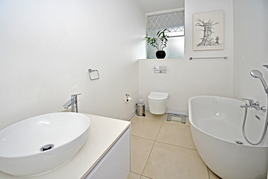 2 Bedroom Property for Sale in Dunkeld Gauteng